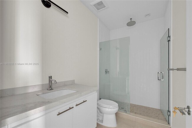 Photo - 530 SW 11th Ave Unidad 302