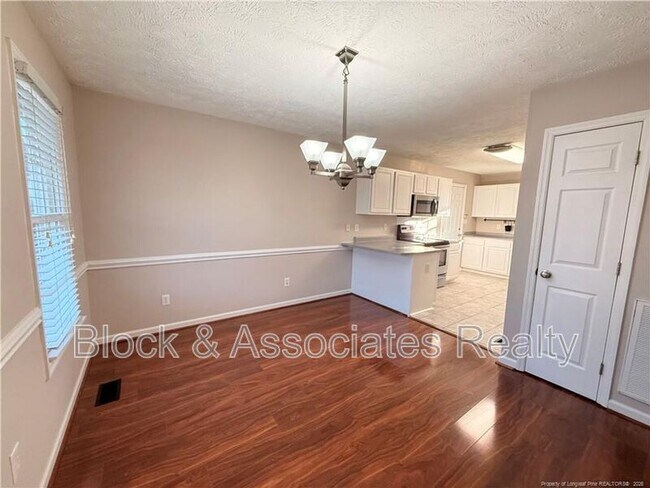 Photo - 2402 Larwood Dr