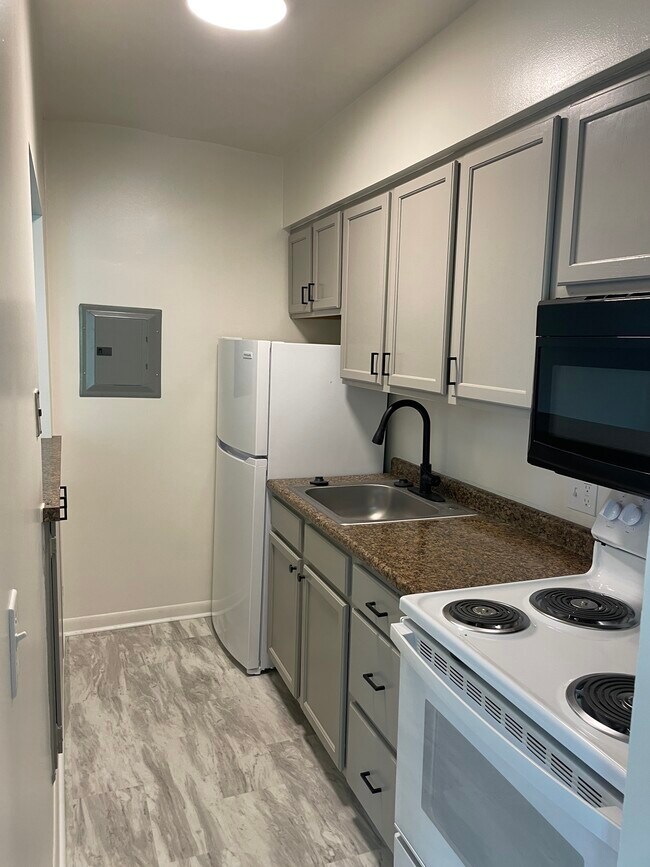 Photo - 6115 Plymouth Ave Unidad 5