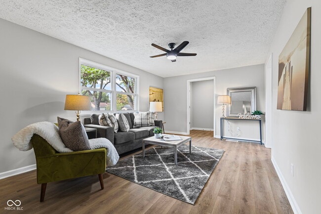 Photo - 111 W Southern Ave