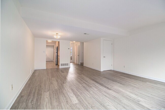 Photo - 614 Peninsula Ct