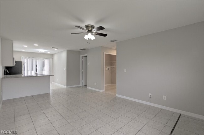 Photo - 427 NE Pine Island Ln