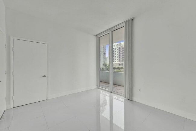 Photo - 1 bedroom and 1 bath condo located east side of Biscayne Blvd Miami Florida