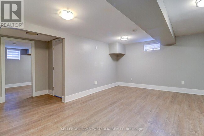 Photo - 962 Willowdale Ave