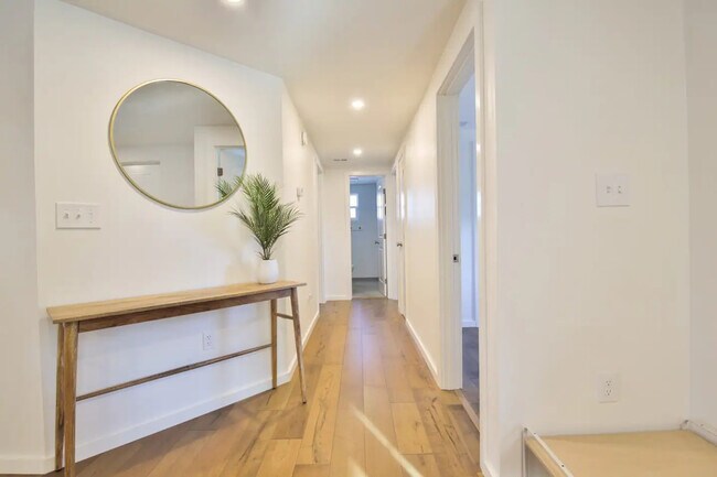 Photo - 2249 Grove St