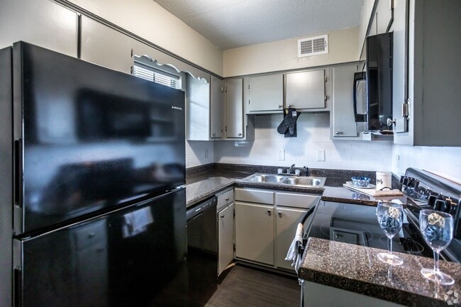 Photo - Graceland Pointe Apartments: Modern Style,...