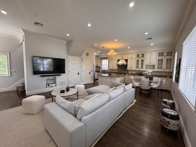 Photo - 3703 Washington Rd