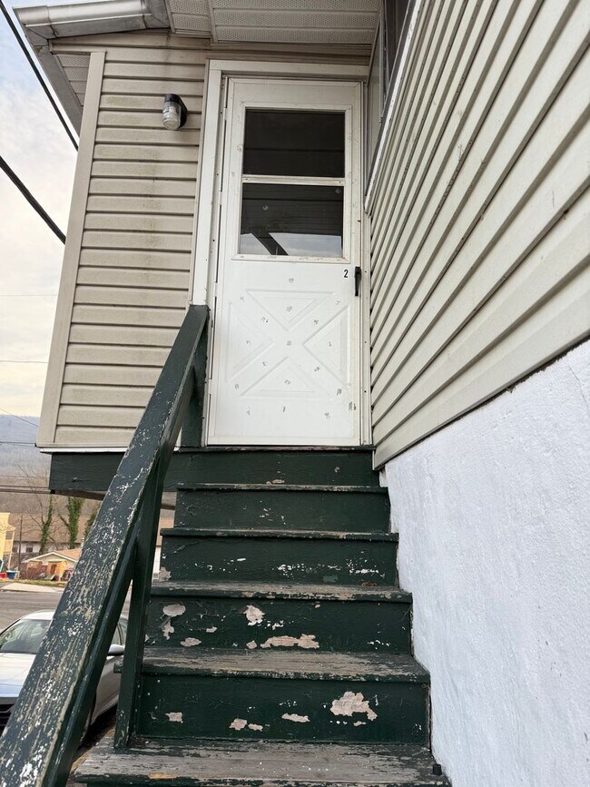 Photo - 201 W Market St Unit 2