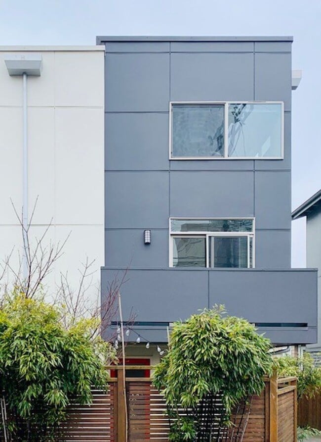 Photo - West Seattle Townhouse