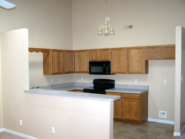 Photo - 2 bed, 2 bath, 1 car garage ranch style townhouse in Halls/Fountain City area