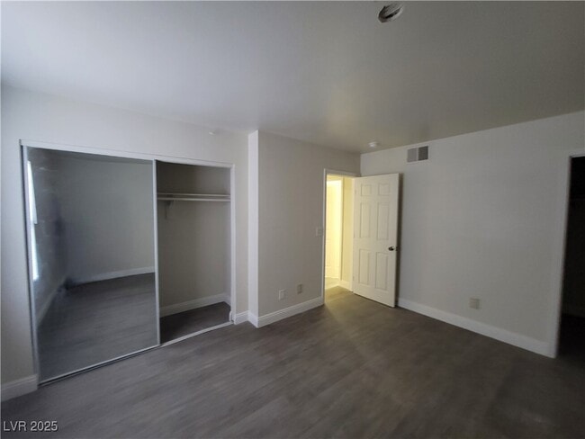 Building Photo - 2451 N Rainbow Blvd Unit 1038