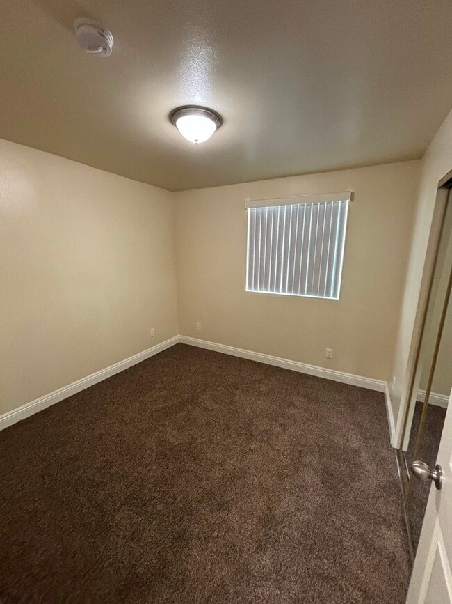 Photo - 739 E 79th St Townhome