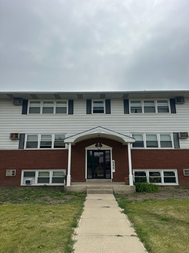 Photo - 1025 N Farnsworth Ave Apartment Unit H