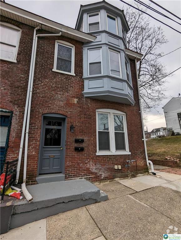 Building Photo - 136 S 8th St Rental