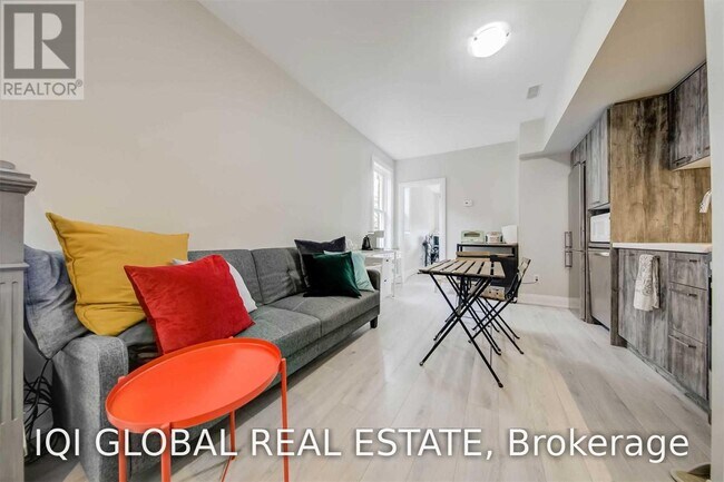 Photo - 142 Grace St