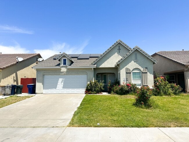 Building Photo - Cute As A Bug 3/2 Natomas Home (PLEASE REA...