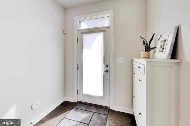 Photo - 16212 Bushwick Pl