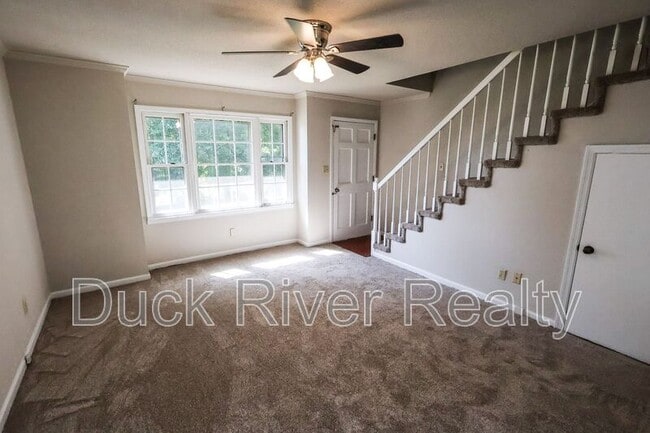 Photo - 2213 Country Club Ln