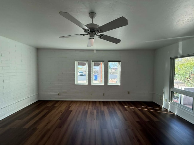 Photo - 348 W Via Del Heroe