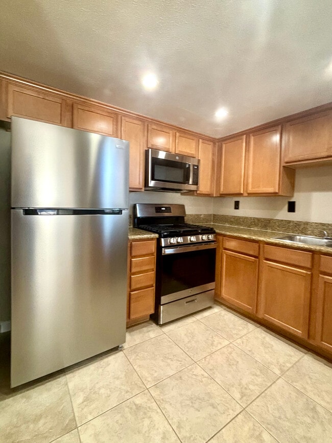 Building Photo - 1339 Massachusetts Ave Unit 101