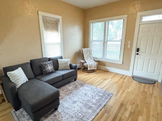 Photo - 1603 Elm Ave