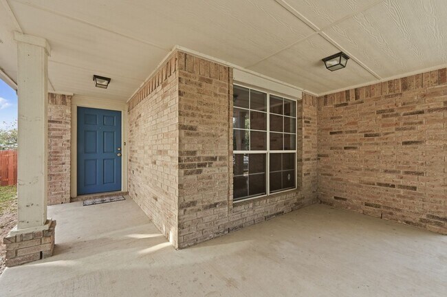 Photo - 920 Coronation Way