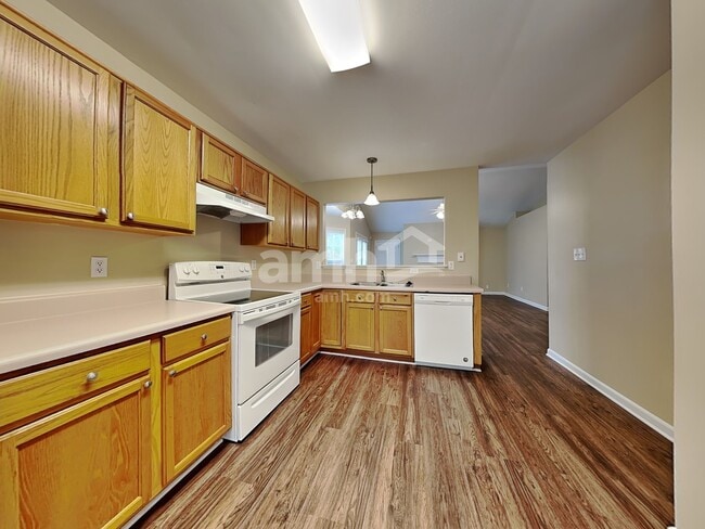 Photo - 905 Finchurch Cir