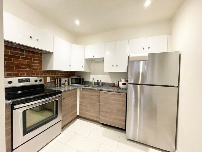 Building Photo - 73 Gainsborough St Unit 201