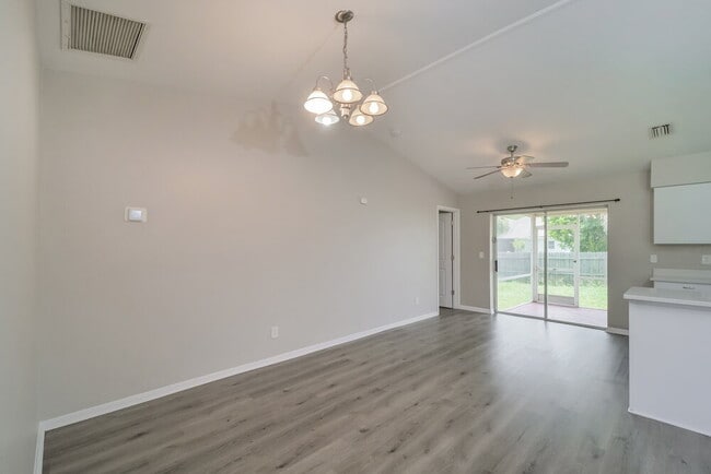 Photo - 706 SW 11th St