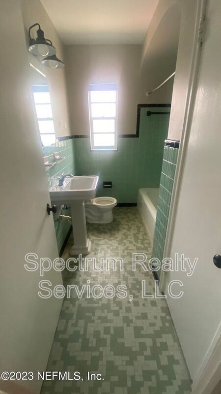 Photo - 1305 Lasalle St Unit #4