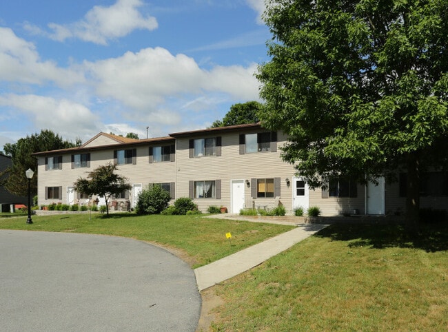 Building Photo - McGregor Village Rental