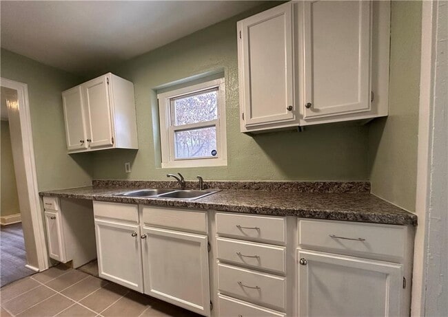 Photo - 2124 E 78th St