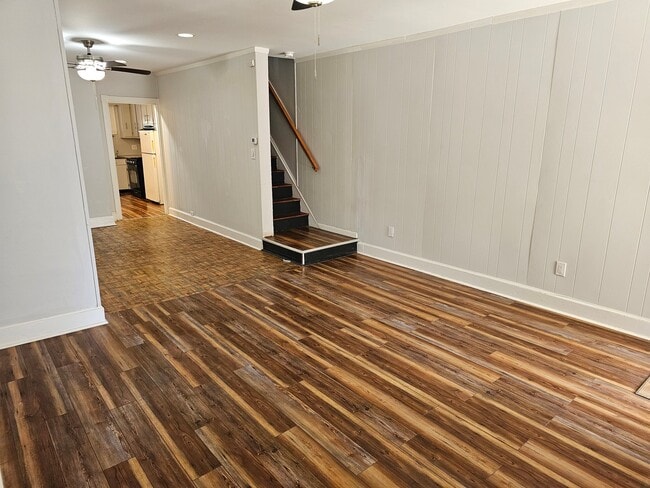 Photo - 721 W Oak St