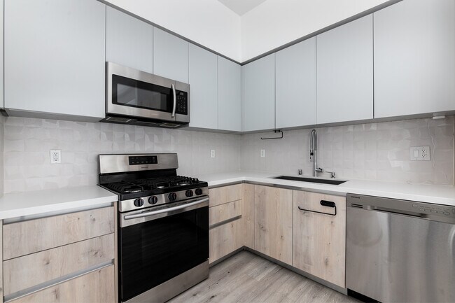 Photo - 5832 Tujunga Ave Unit 5