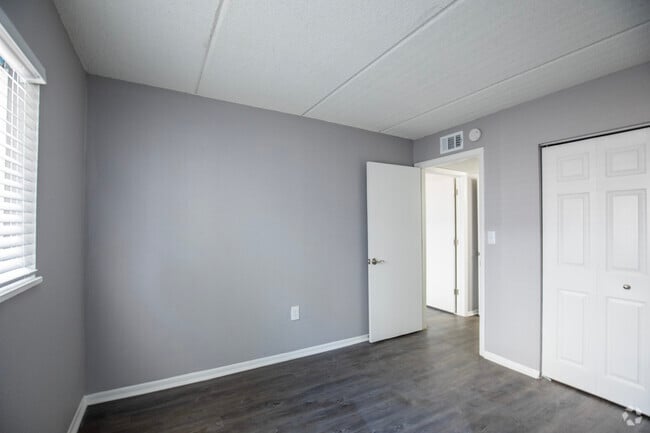 2BR, 2BA - 884SF - 4009 N Howard Ave Tampa, FL 33607-6903