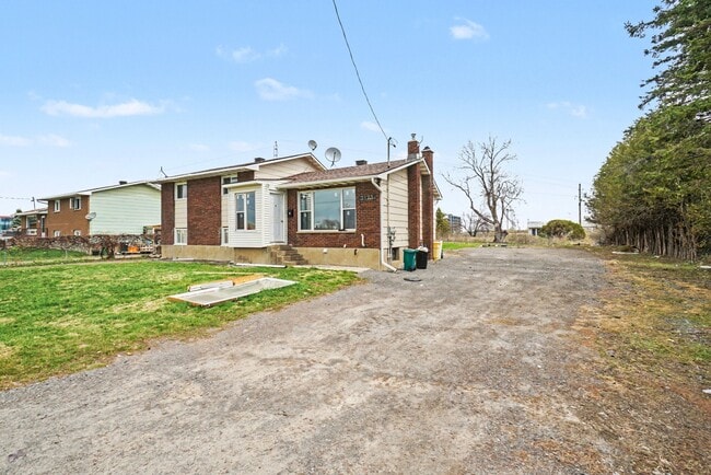 Photo - 2123 Mer-Bleue Rd