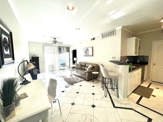 Photo - 1701 E Colter St Unit 221