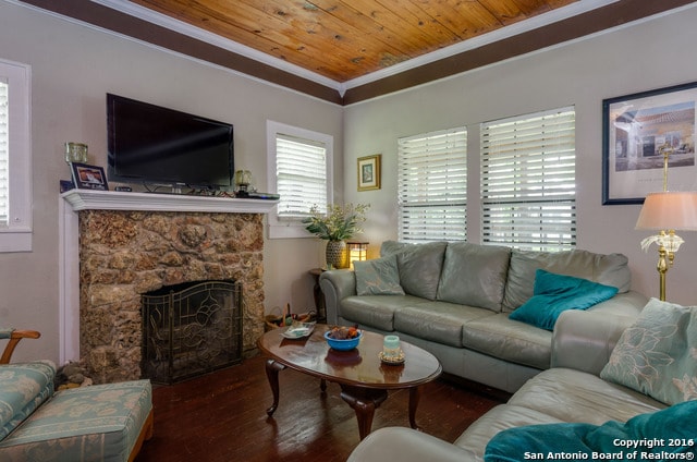 Photo - 1050 W Coll St