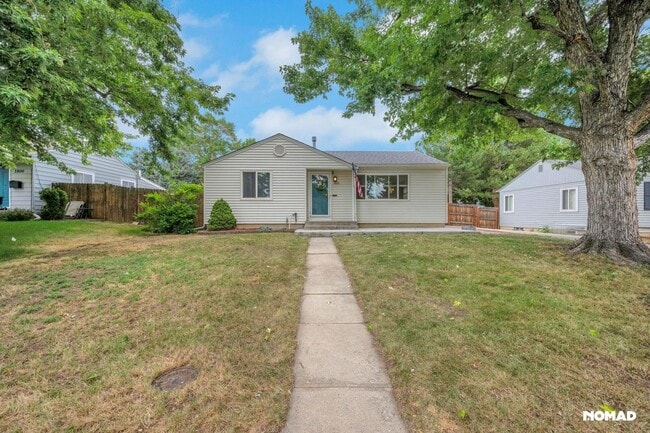 Building Photo - Spacious 3BR House in Denver