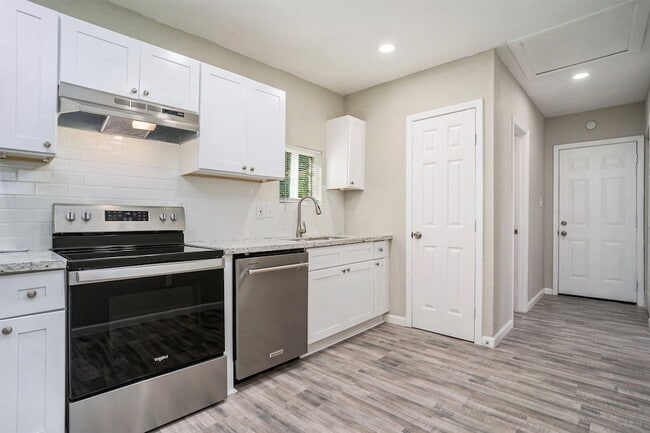 Photo - 2701 3rd Ave N