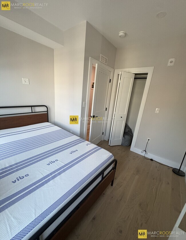 Photo - 169 Maverick St Unidad 2