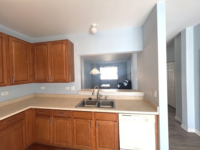 Photo - 669 S Rosehall Ln