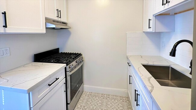 Photo - Jones Street Apartments LLC.