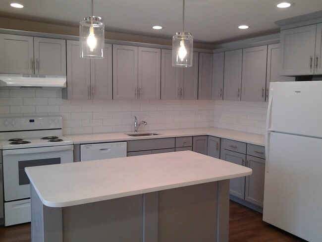 Photo - 3142 William Penn Hwy Unidad 2nd FL Apt