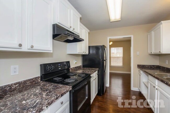 Photo - 107 Tanyard Ln