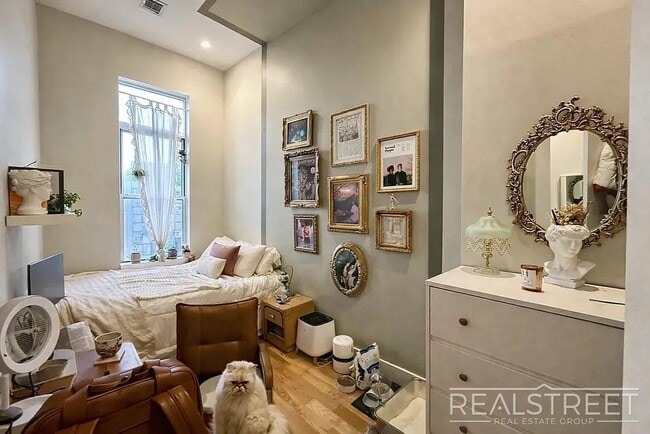 Photo - Spacious 3-Bedroom Residence Near Maria Hernandez Park Unit 2L