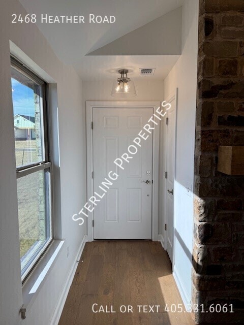 Photo - 2468 Heather Rd