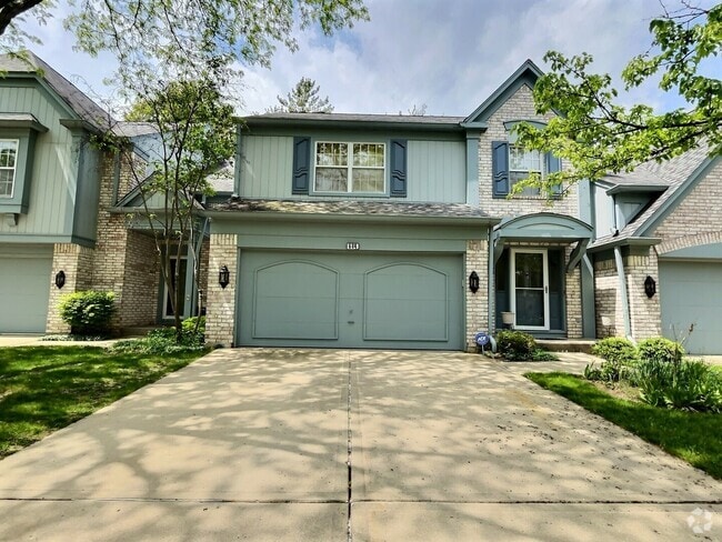 Building Photo - 604 Marseilles Cir Rental