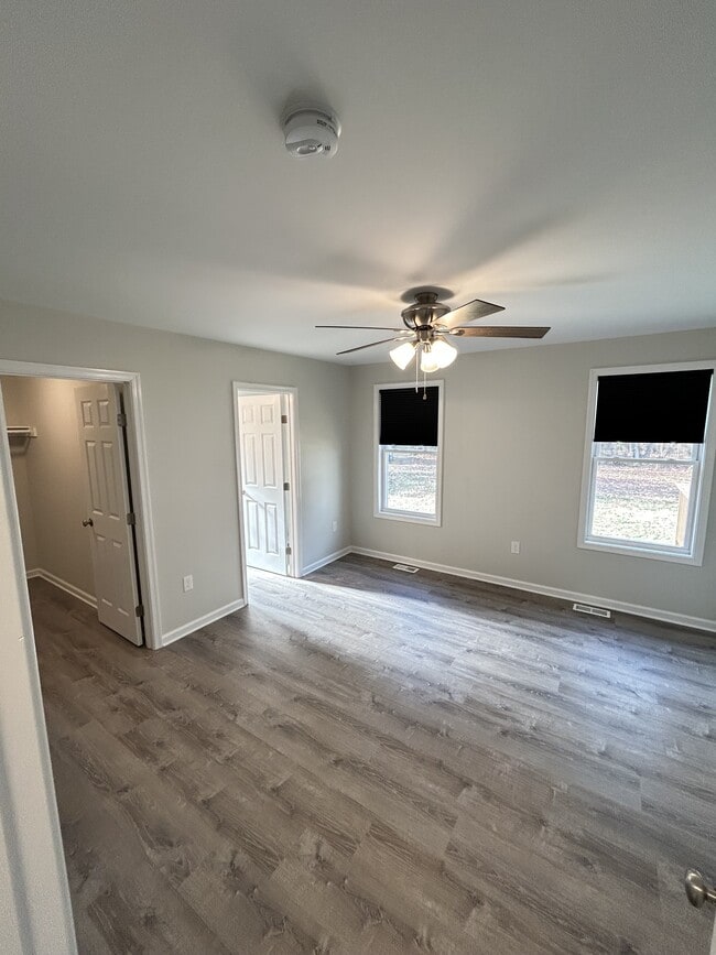 Photo - 435 Wakefield Dr