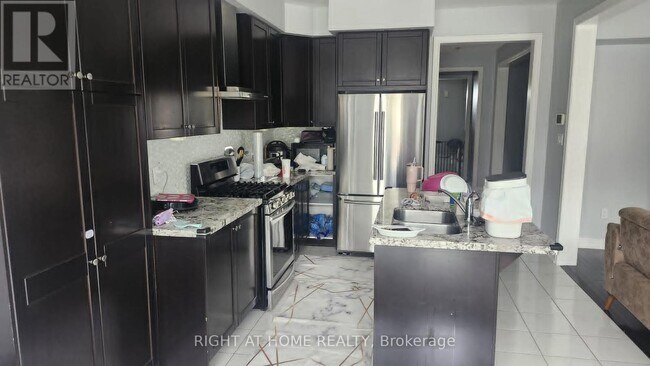 Photo - 16 Red Tree Dr